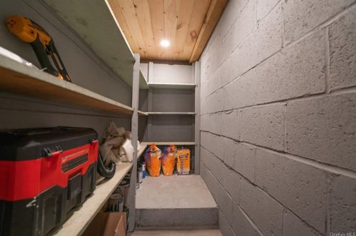 63 Entrance Way, Mahopac NY  10541-1328 exterior