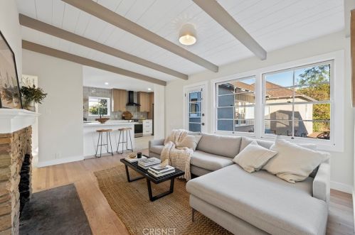 6554 Colbath Ave, Van Nuys CA  91401-1503 exterior