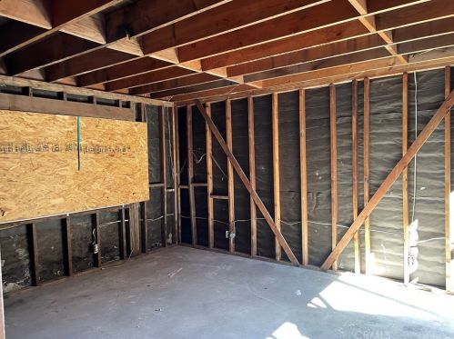 5325 Mdw Wood Ave, Lakewood CA  90712-2856 exterior