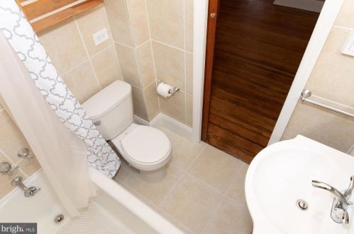 540 Chew Ave, Philadelphia PA 19120-2465 exterior