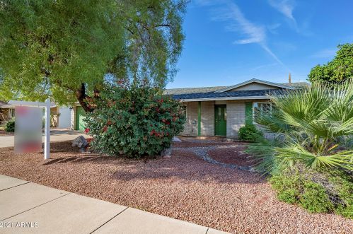 3022 49th Ct, Phoenix, AZ 85018-6504