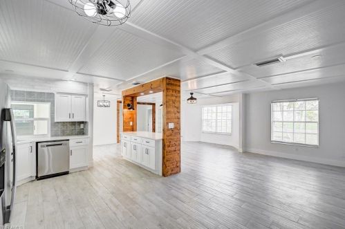 208 43 Ter, Cape Coral FL  33904-8425 exterior