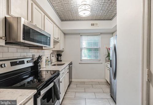 3056 Harbour Dr, Palmyra NJ  08065-2208 exterior