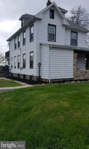 144 Altoona Ave, West Enola, PA 17025-2552
