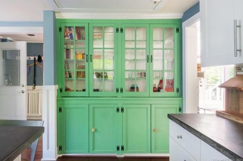 83 Maltbie Ave, Stamford CT  06902-1109 exterior