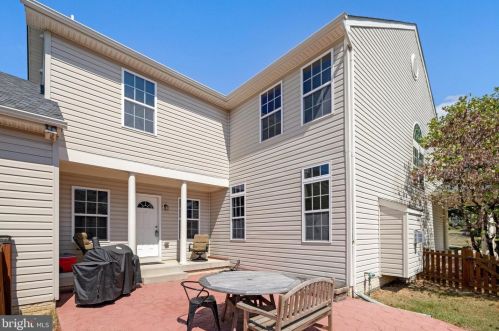 11 Broad Way, Lovettsville VA  20180-8608 exterior