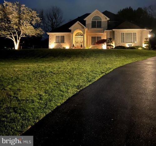 7080 Red Top Rd, Harrisburg, PA 17111-4946