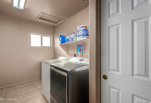 8828 Peck Dr, Glendale AZ  85301-4918 exterior