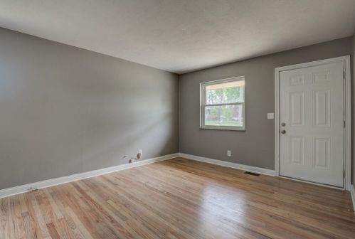 96 Juarez Cir, Covington, KY 41017-9747