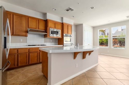 28926 Kennebunk Ct, Temecula CA  92591-7534 exterior