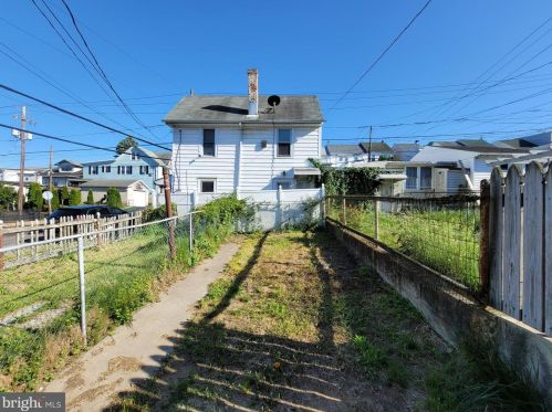 1702 Centre St, Ashland, PA 17921-1121