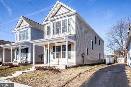 419 Bunker Hill St, Fredericksburg, VA 22401-3401