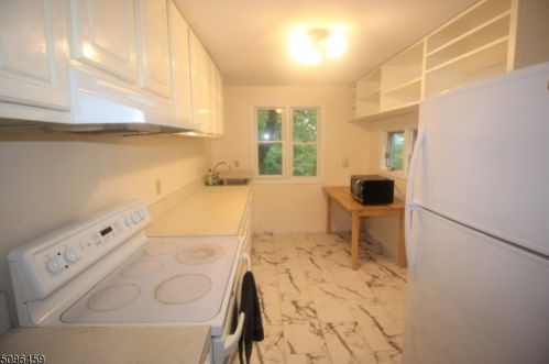 470 Long Hill Rd, Gillette NJ  07933-1345 exterior