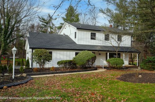 41 Neville St, Tinton Falls, NJ 07724-2815