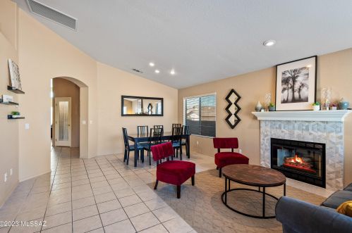 10164 Falcon Point Dr, Tucson, AZ 85730-6133