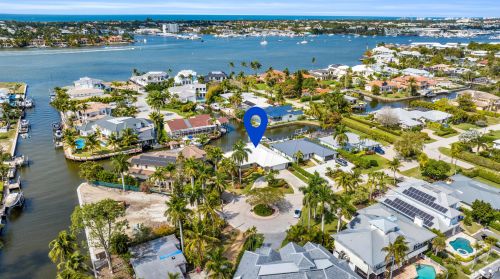 1660 Mullet Ct, Naples, FL 34102-1526