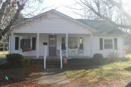 135 Nall Ave, Fairfield, TN 37033-1825