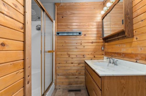 870 Broad St, Menasha WI  54952-3263 exterior