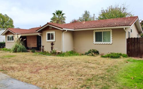 1032 S St, Newman CA  95360-1209 exterior