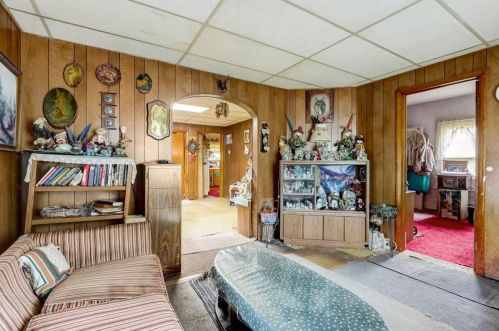 8300 104th Ave, Kenosha, WI 53158-1216