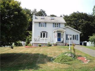 61 Guilford Dr, Bridgeport, CT 06606-1229