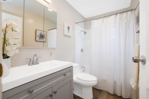 18327 Joseph Dr, Hayward CA  94546-2203 exterior