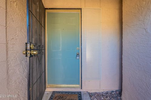 4604 Continental Dr, Glendale, AZ 85308-3403