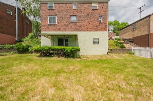 1462 Prospect Rd, Pittsburgh PA 15227-3730 exterior