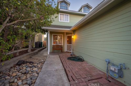 122 Valley View Dr, Santa Maria CA  93455-5540 exterior