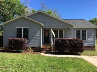 29 Cleveland St, Williamston, SC 29697-1948