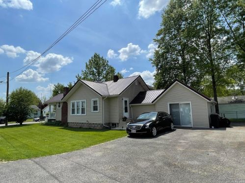 924 Yeoman St, Washington Ch, OH 43160-2145
