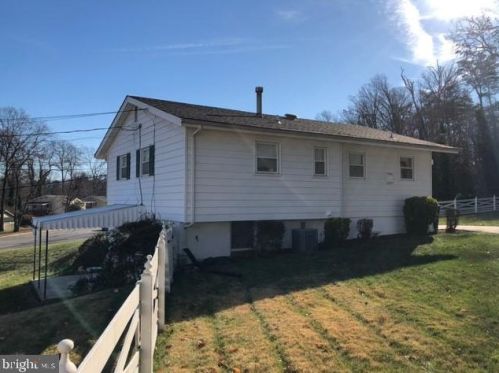 7612 Pollen St, Lorton VA  22079-1636 exterior