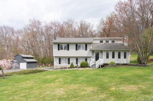 84 Chesterfield Ave, Waterbury, CT 06716-3225