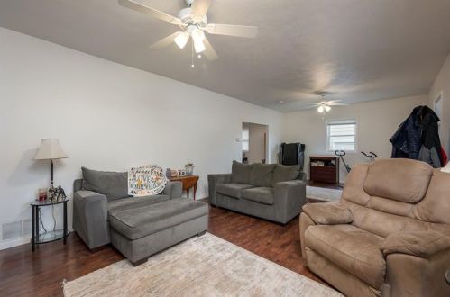 904 Penn Ave, New Brighton PA  15066-1629 exterior
