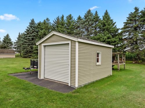 1044 Union Rd, Manitowoc WI 54220-9451 exterior