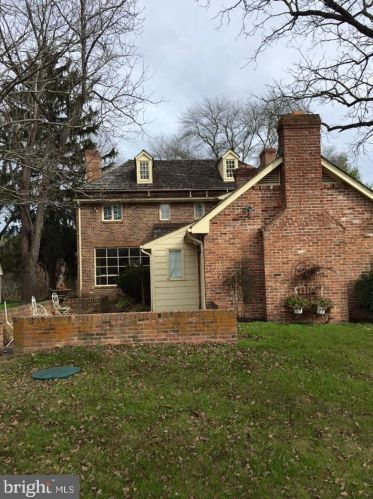 1791 Warrenton Rd, Fredericksburg VA  22406-4909 exterior