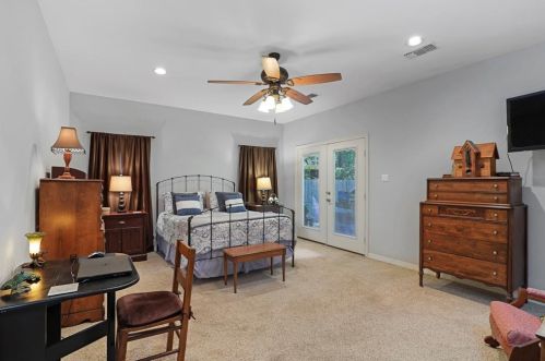 707 Main St, Waxahachie TX  75165-3233 exterior