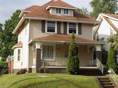 3002 9th St, Canton, OH 44710-1942