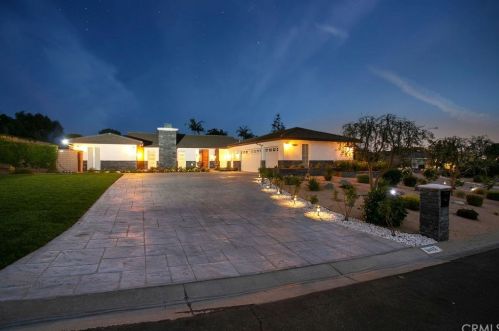 9462 Featherhill Dr, Orange, CA 92861-2613