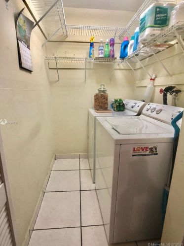 951 18th St, Hialeah FL  33010-2322 exterior