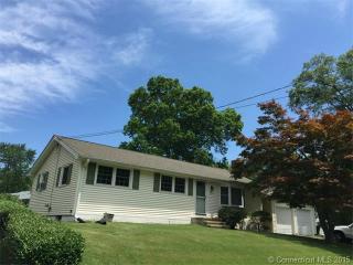 3 Cherrywood Dr, Milford, CT 06461-2725