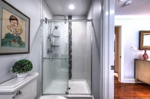 5 Weatherbell Dr, Norwalk CT 06851-1411 exterior