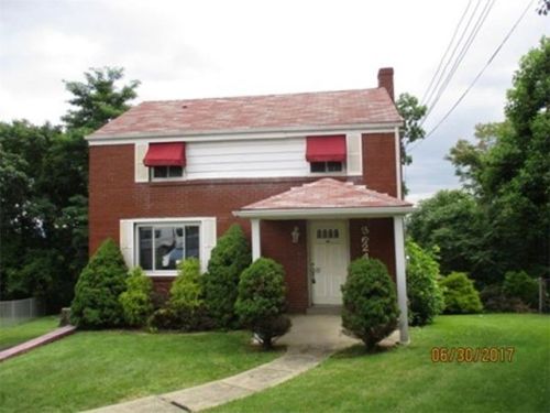 3624 Daniel Dr, Whitaker PA  15120-1302 exterior