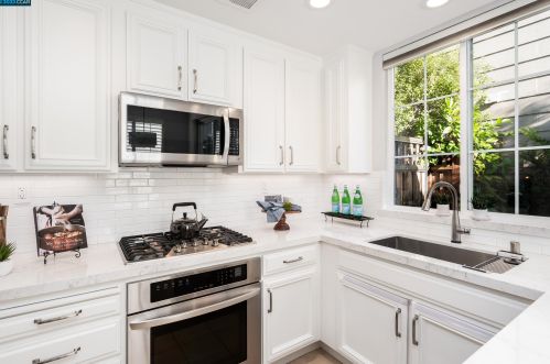 1159 River Rock Ln, Danville, CA 94526-4002