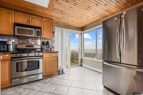 39 Barracuda Rd, East Quogue NY  11942-4916 exterior
