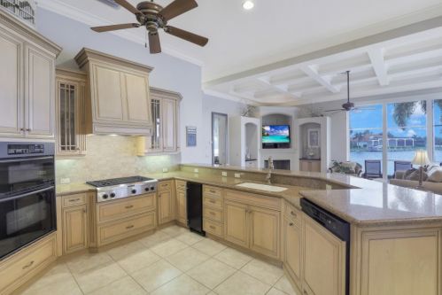 196 Starfish Ct, Marco Island FL  34145-4730 exterior