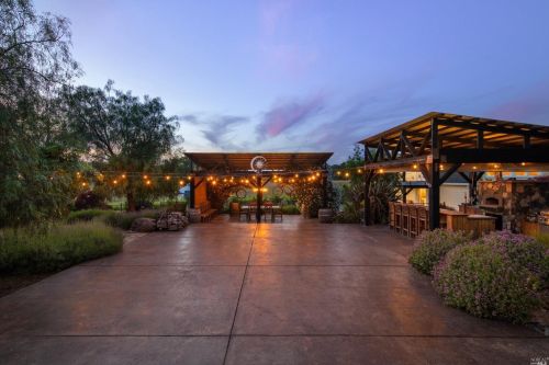 7395 Starr Rd, Windsor CA  95492-9655 exterior