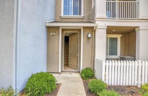 459 Bedford Loop, Mountain View, CA 94043-5220