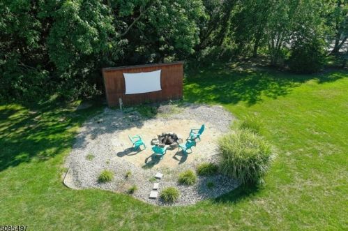 25 Martingale Dr, Wantage NJ  07461-2857 exterior