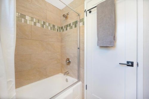 6025 Kelton Ave, La Mesa CA  91942-2728 exterior